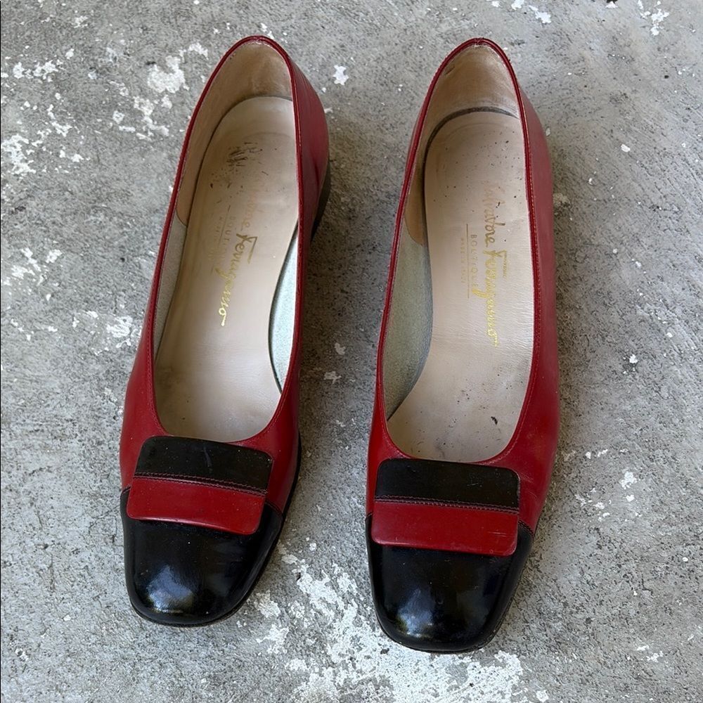 Vintage Ferragamo flats